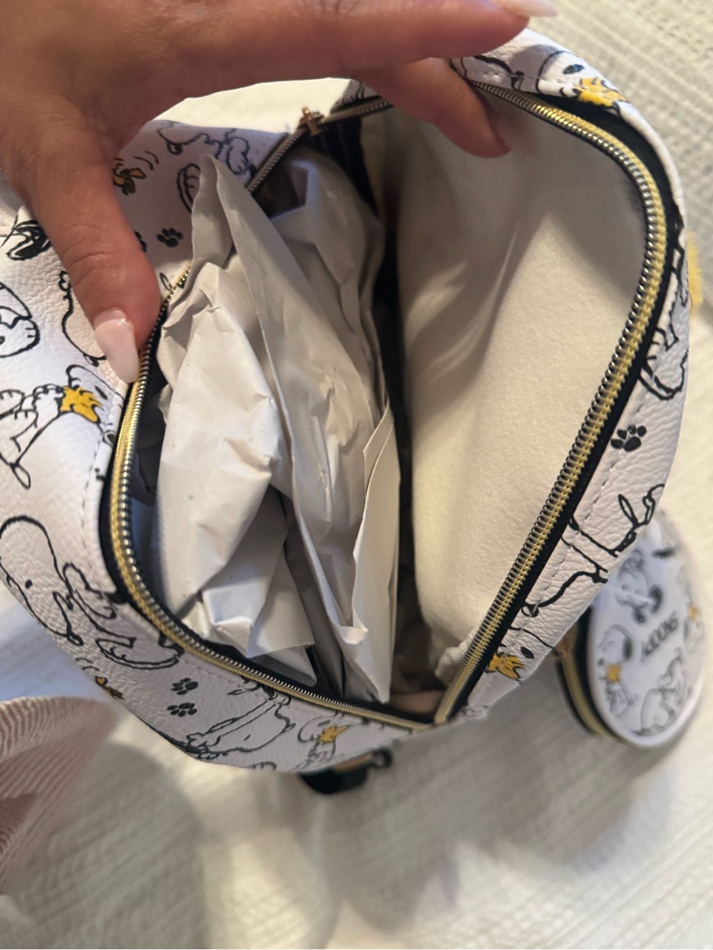 NWT Kids Backpack with Yellow Heart Pom Keychain - Picture 4 of 7